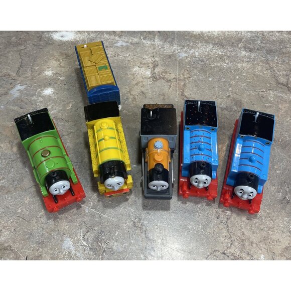 Trackmaster Thomas Friend Train Engine Parts & Accessories Repair NOT WORKING - Picture 3 of 5